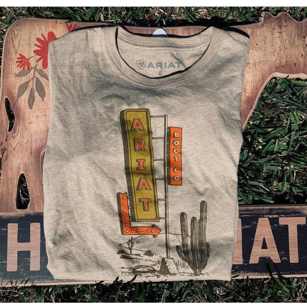 BRAND NEW! Ariat t-shirt!!